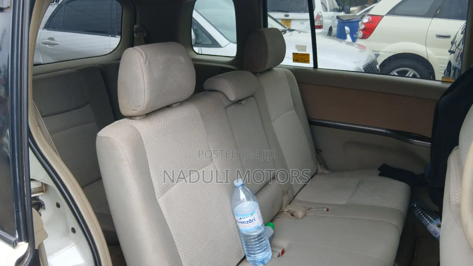 Toyota ISIS 2008 White