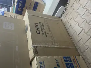Chiq 330litres Chest Freezer