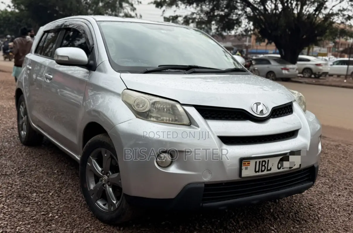 Toyota IST 2008 Silver