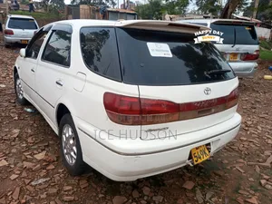 Toyota Vista 2000 White