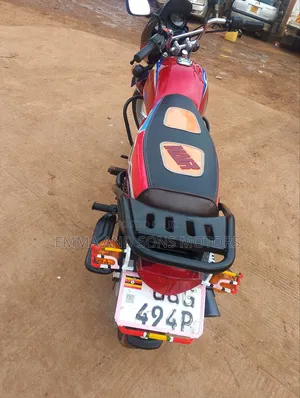 Bajaj Boxer 125 2024 Red