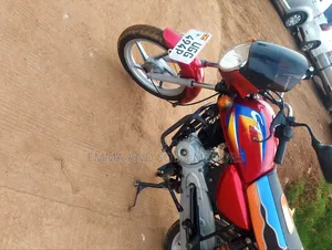 Bajaj Boxer 125 2024 Red