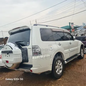 Mitsubishi Pajero 2011