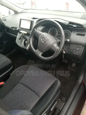Toyota Wish 2011 Maroon