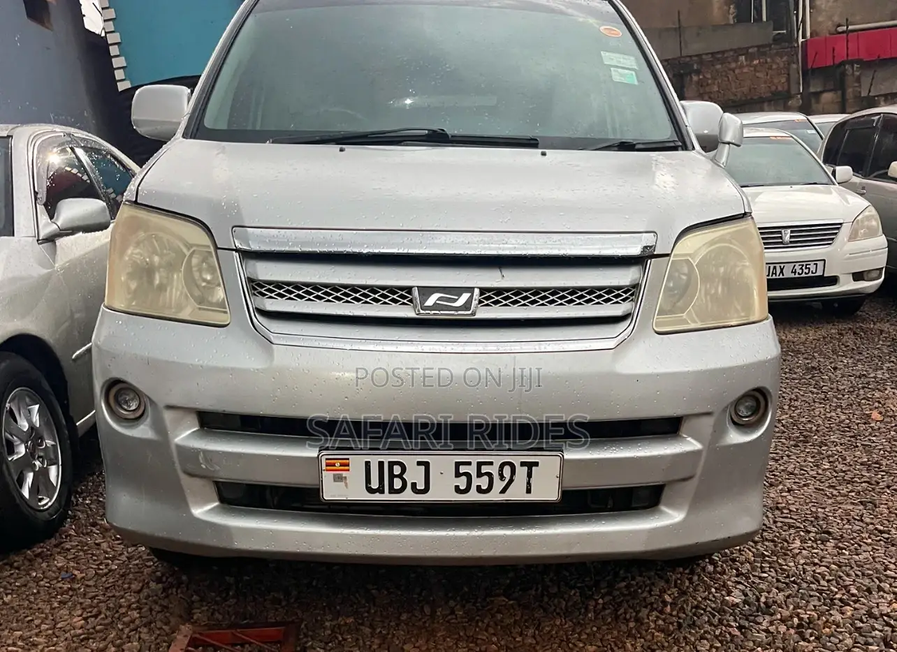 Toyota Noah 2007 Silver