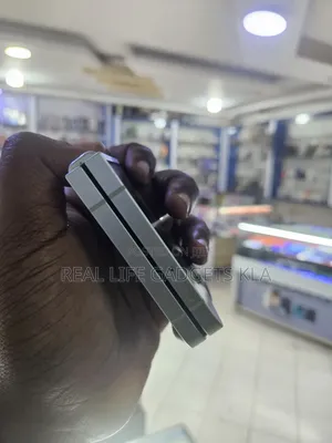 Samsung Z 16 GB Black