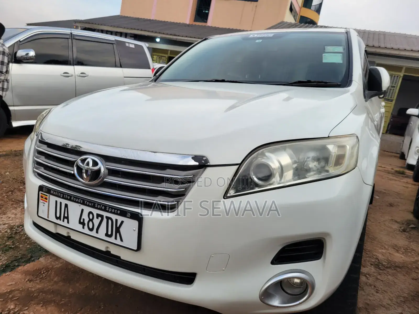 Toyota Vanguard 2010 White
