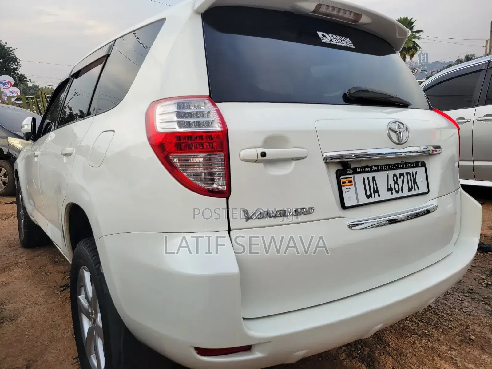 Toyota Vanguard 2010 White
