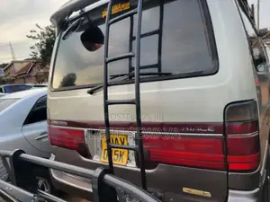 Toyota HiAce 1998 Silver