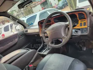 Toyota HiAce 1998 Silver