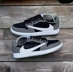 Nike Dunks Low Sneakers
