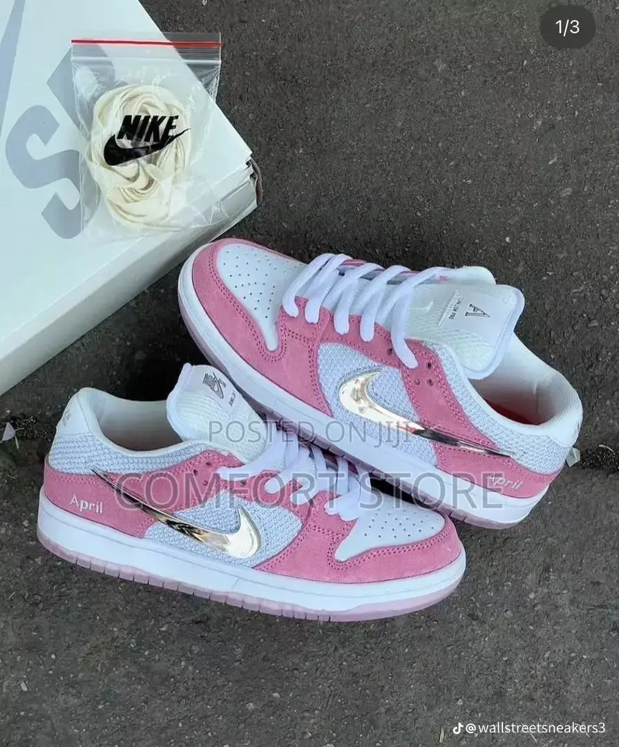 Nike Dunks Low Sneakers