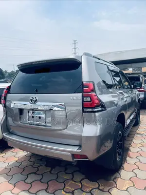 Toyota Land Cruiser Prado 2.8 2020 Gray