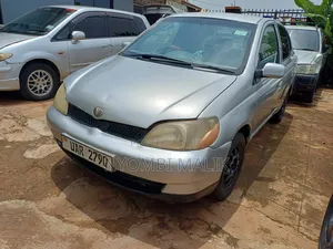Toyota Platz 2000 Silver