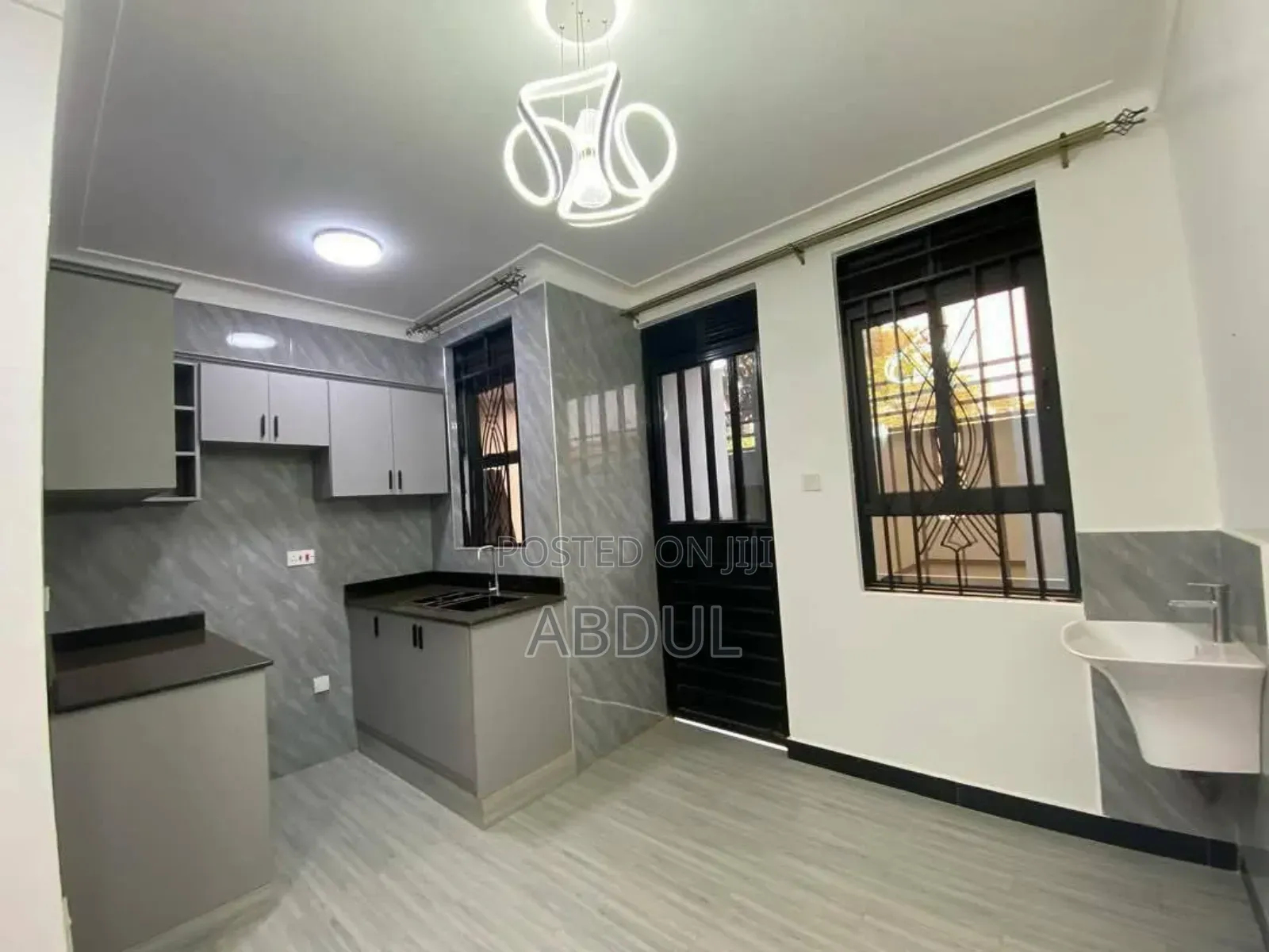 2bdrm Block of Flats in Kira-Mamerito for sale