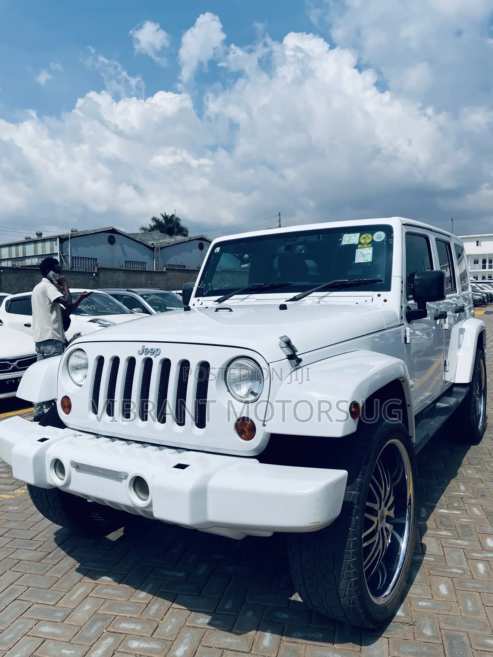 Jeep Wrangler Unlimited Sahara 2013 White
