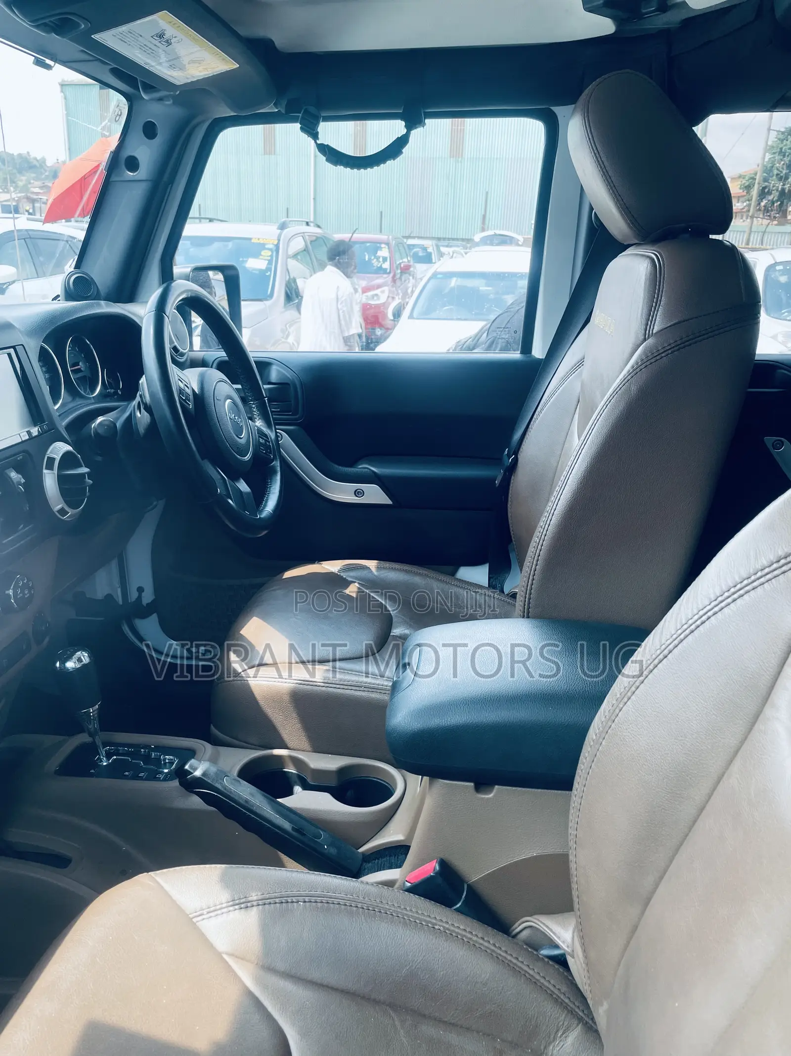 Jeep Wrangler Unlimited Sahara 2013 White