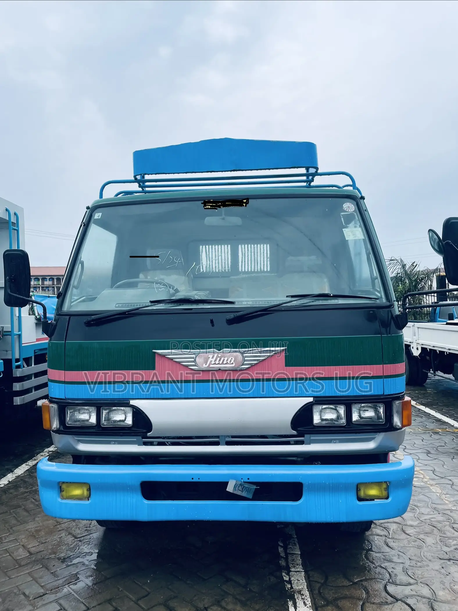 Hino Dumper