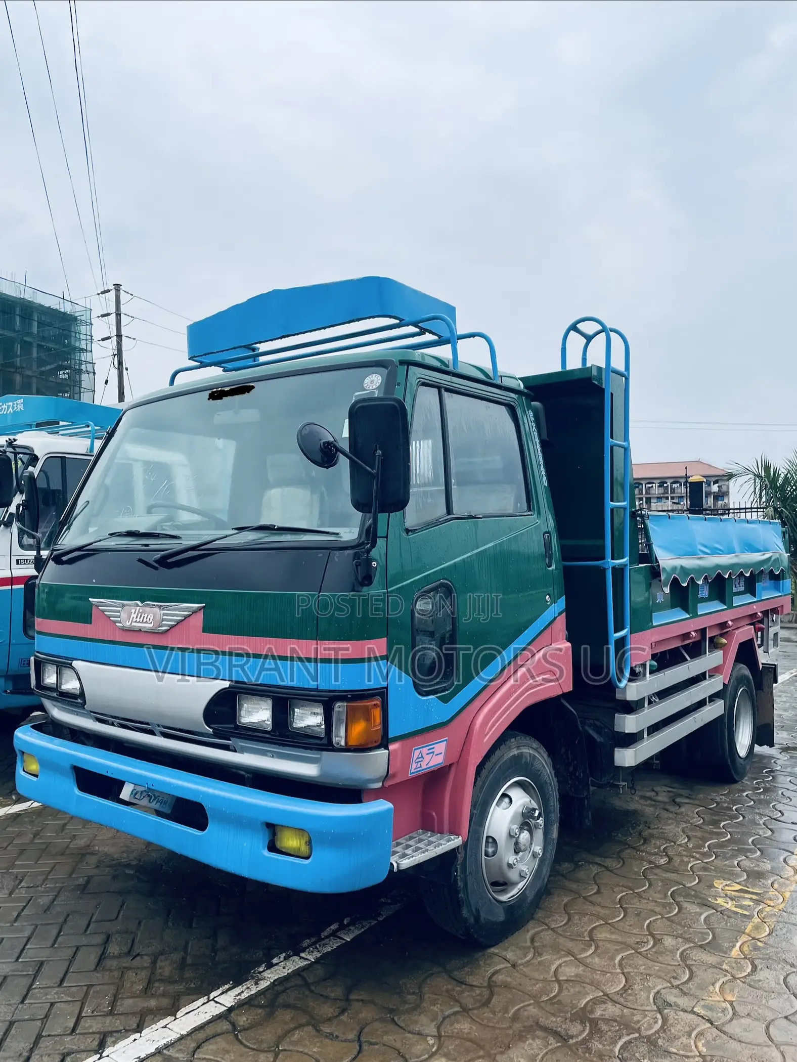Hino Dumper
