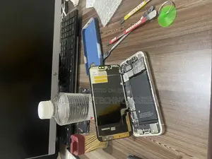 Phones and Computers Repair Services
