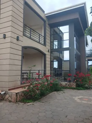 Furnished 8bdrm House in Central Division for sale