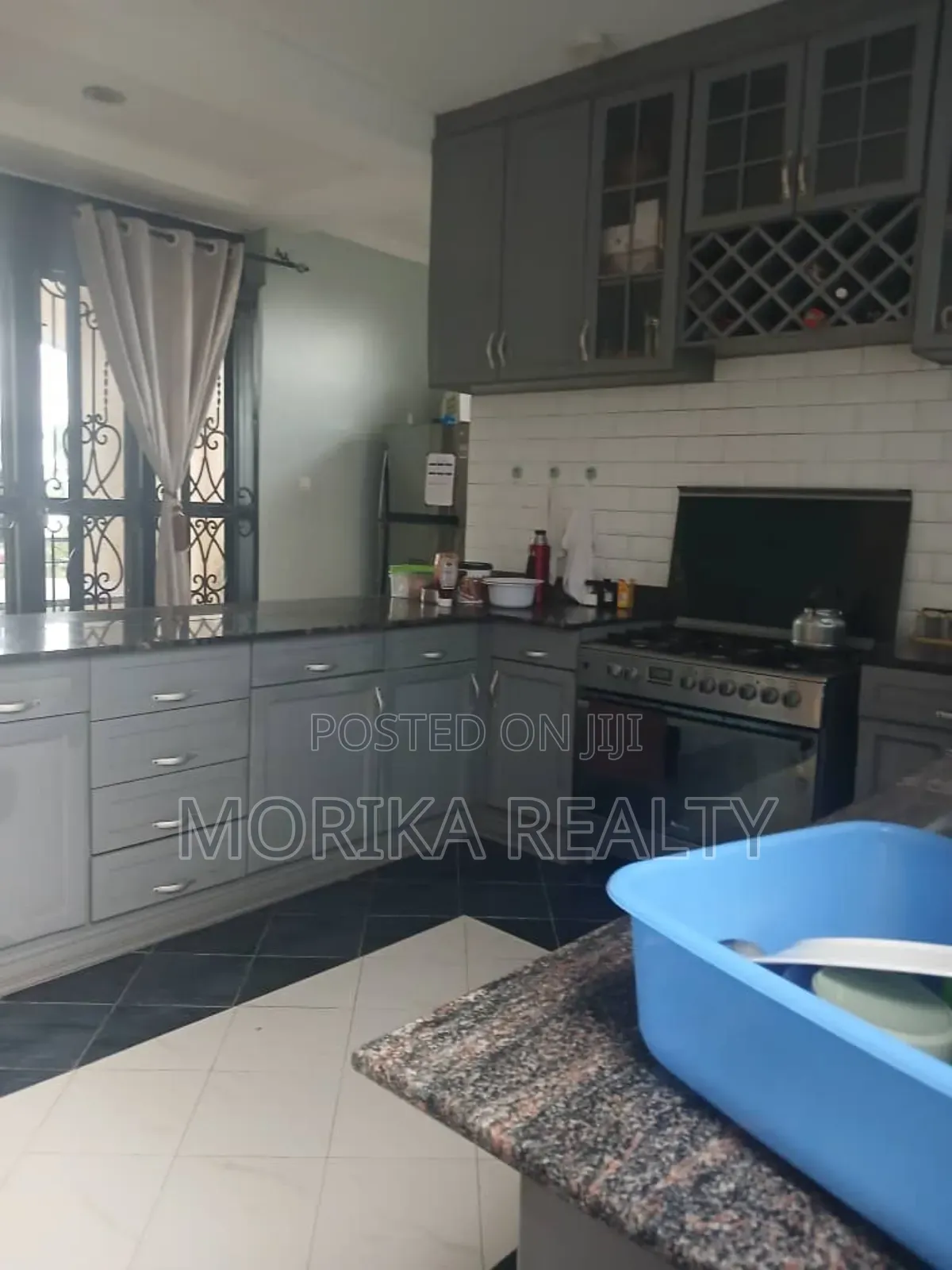 Furnished 8bdrm House in Central Division for sale