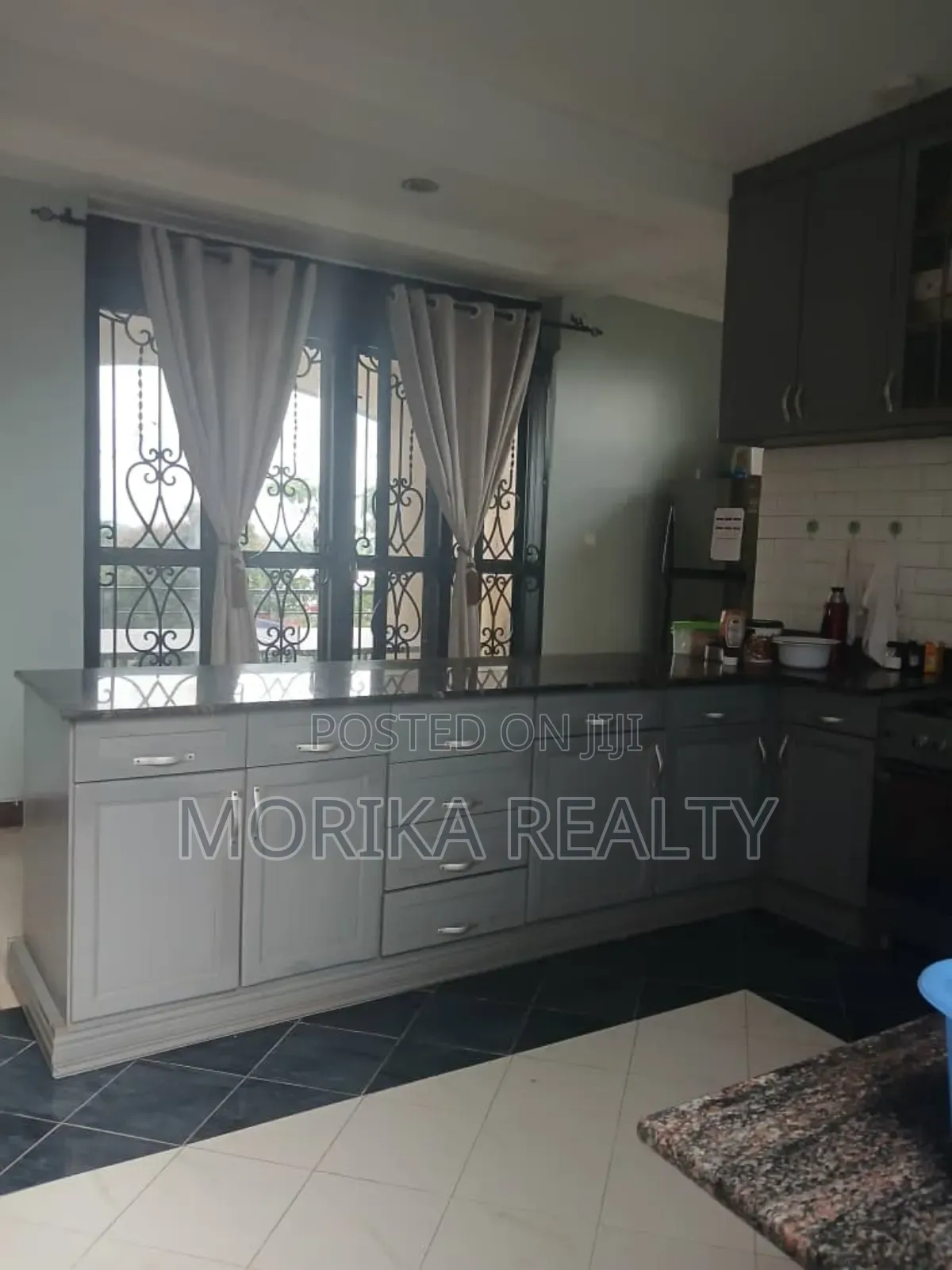 Furnished 8bdrm House in Central Division for sale