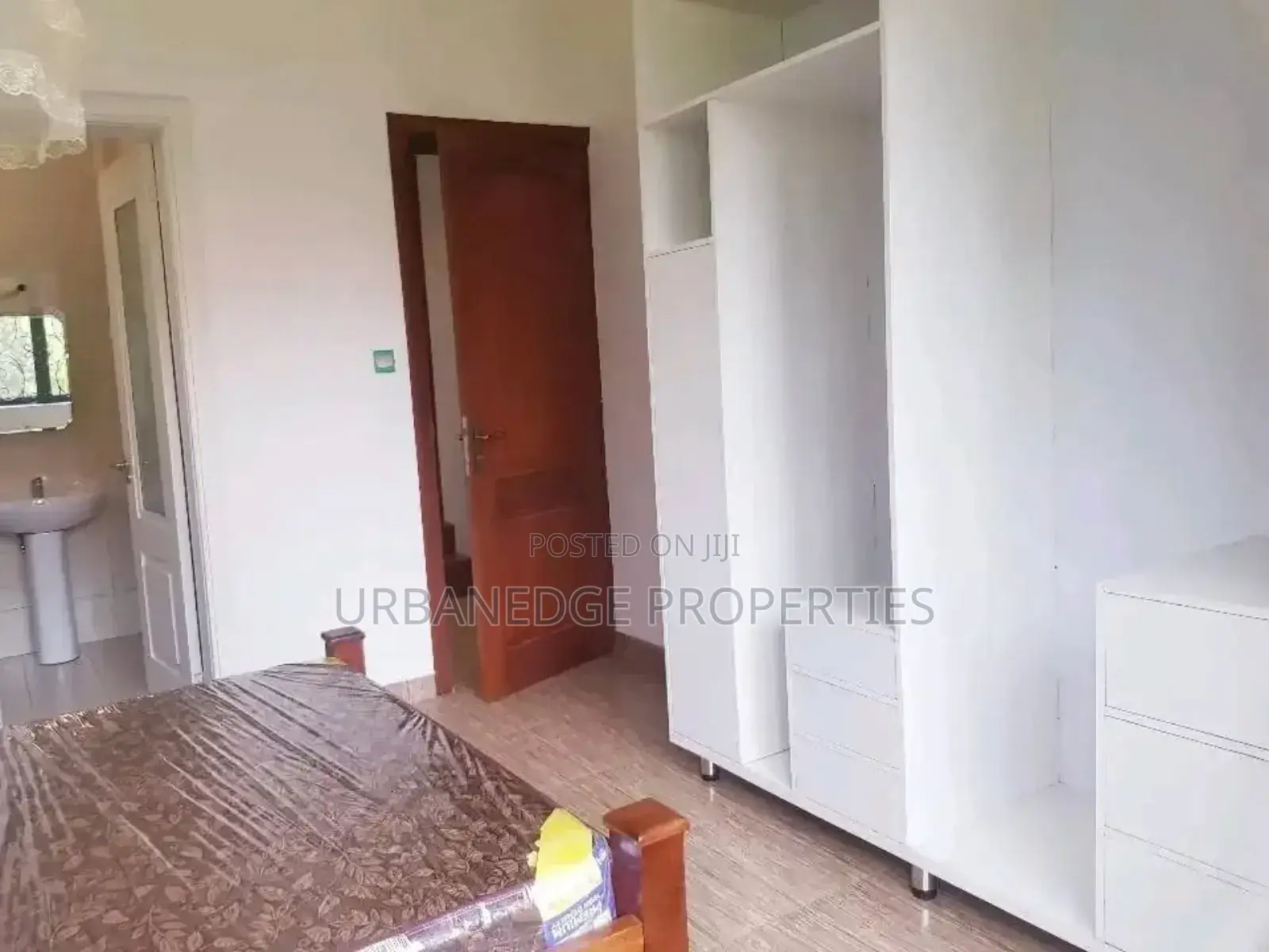 6bdrm Mansion in Bugolobi, Central Division for rent