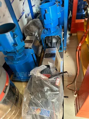 Single Phase 5.5hp 200kg/Hr 3 Dies Pellet Making Machine