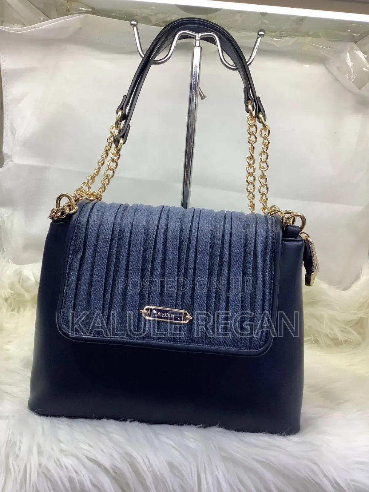 Avoir Bag for Woman