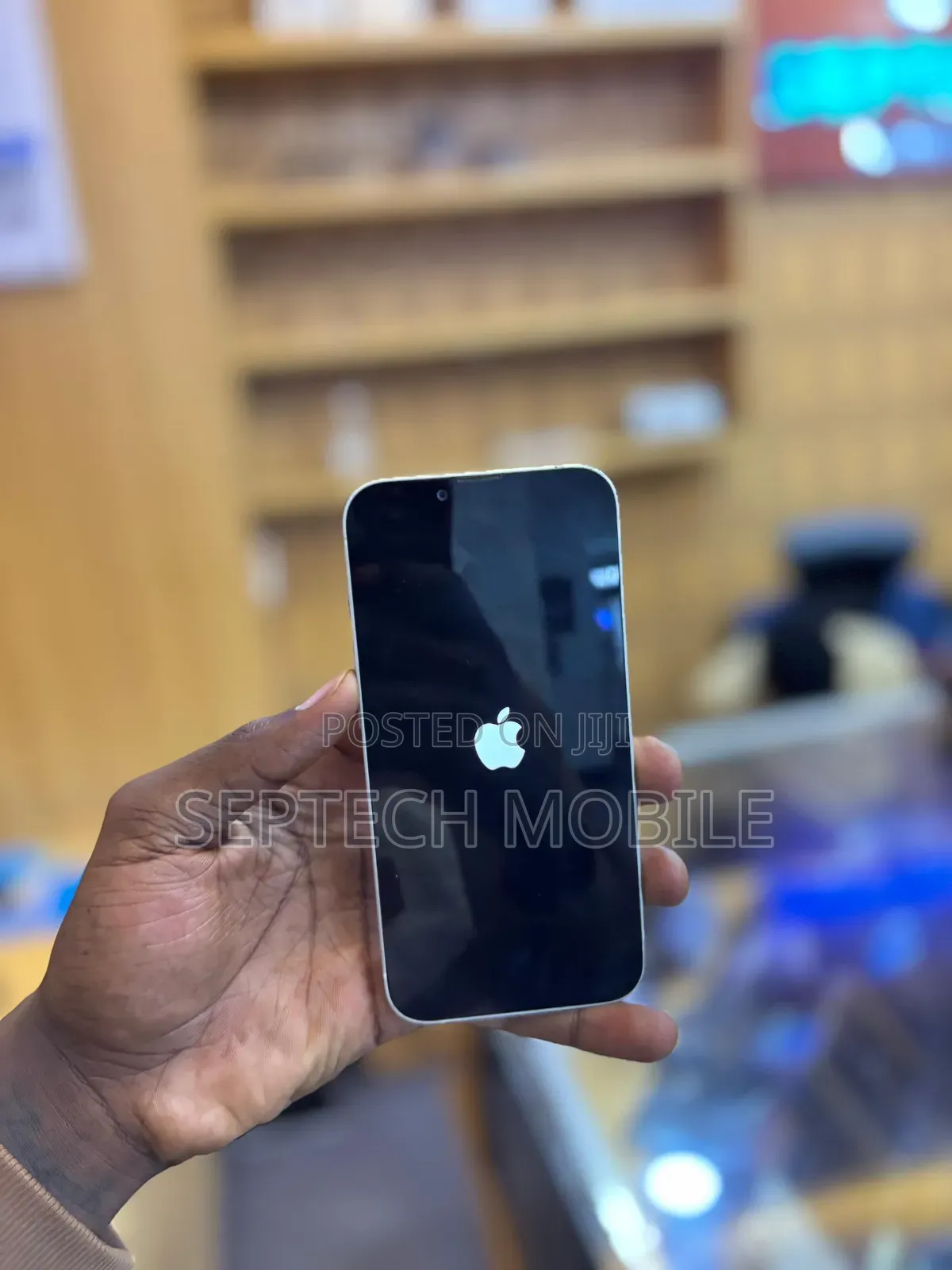 New Apple iPhone 13 128 GB White