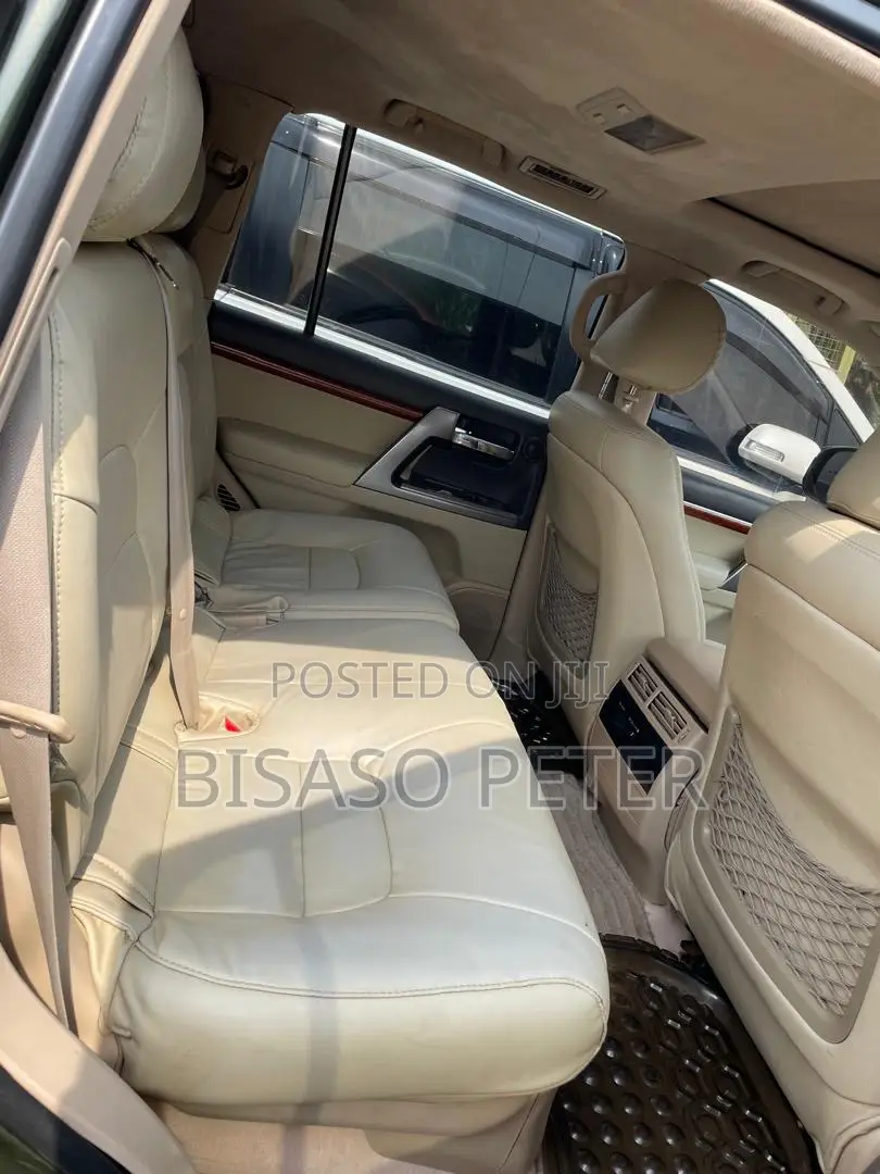 Toyota Land Cruiser 4.5 V8 GX-R 2015 Green