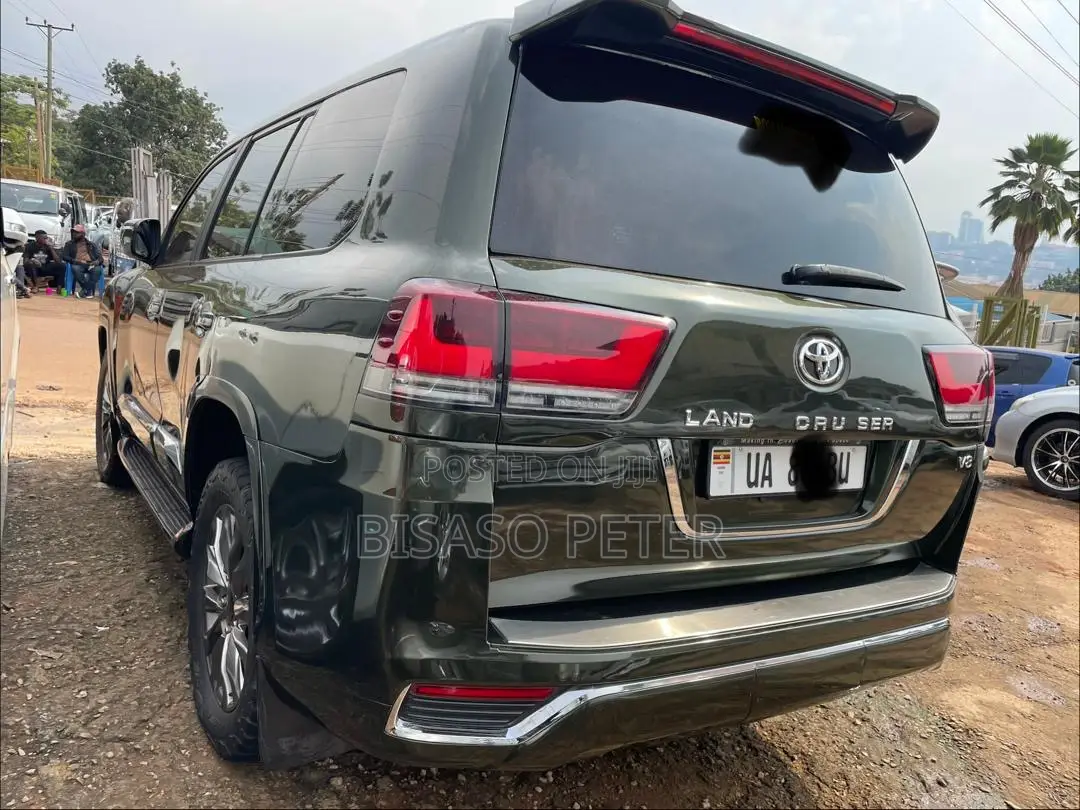 Toyota Land Cruiser 4.5 V8 GX-R 2015 Green
