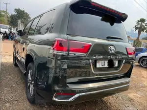 Toyota Land Cruiser 4.5 V8 GX-R 2015 Green
