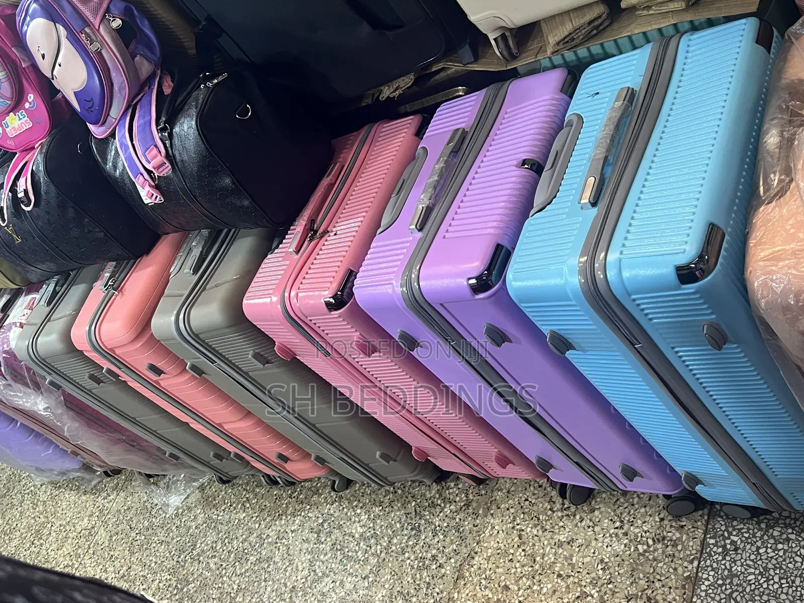 Rubber and Plastic Suitcase in All Types