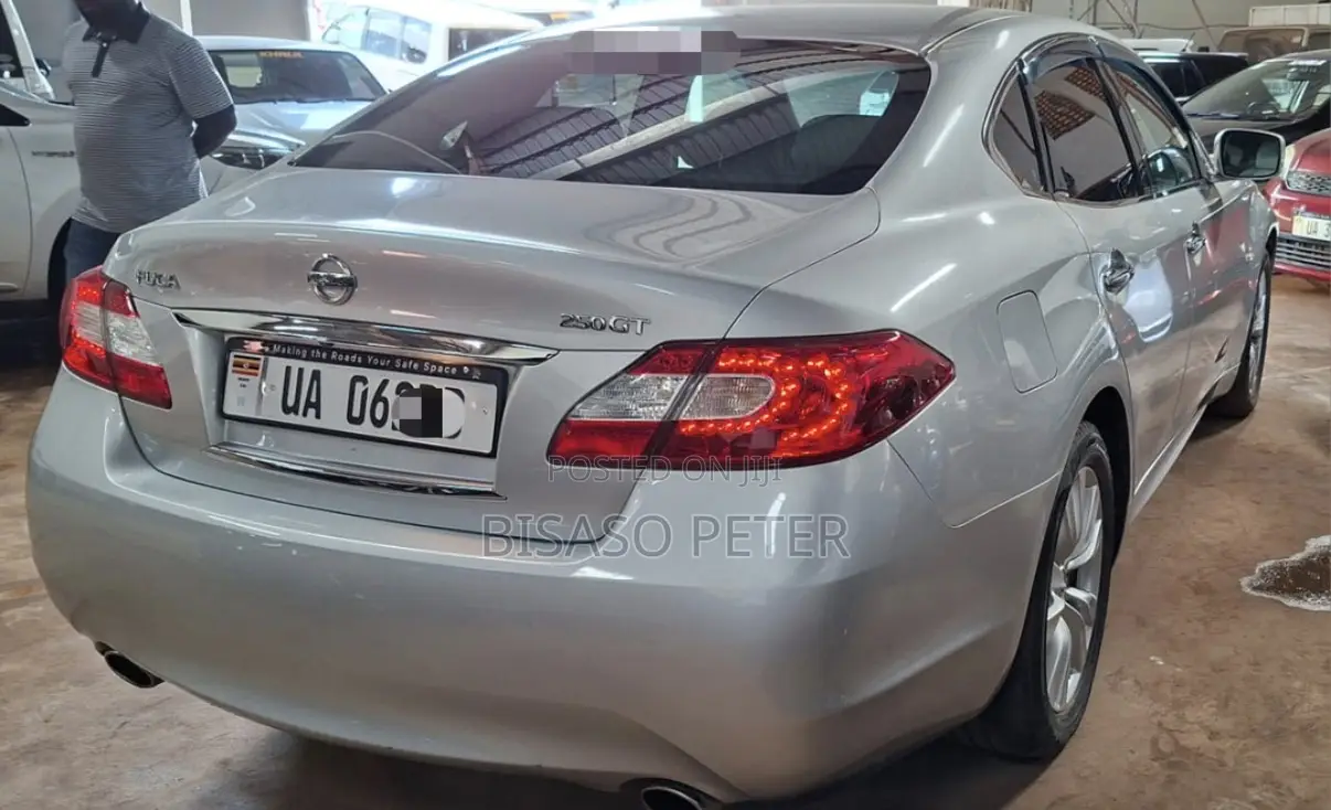 Nissan Fuga 2012 Silver