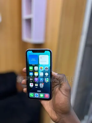New Apple iPhone 11 64 GB Purple