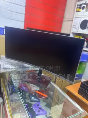 Samsung 34-Inch Curved Monitor /