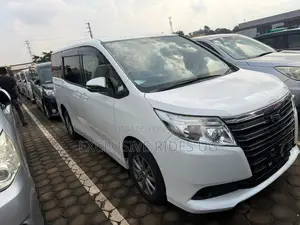 Toyota Noah 2.0 AWD (8 Seater) 2014 White