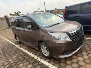 Toyota Noah 2.0 AWD (8 Seater) 2015 Gray