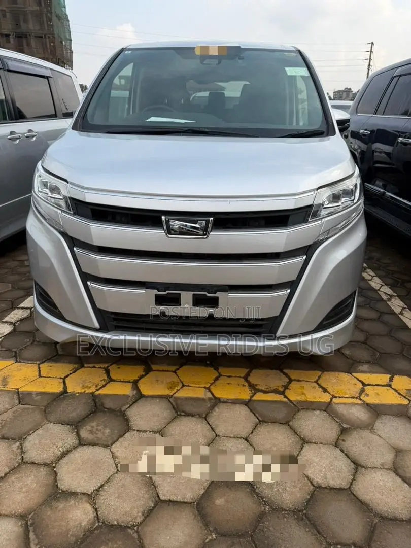 Toyota Noah 2.0 AWD (8 Seater) 2019 Silver