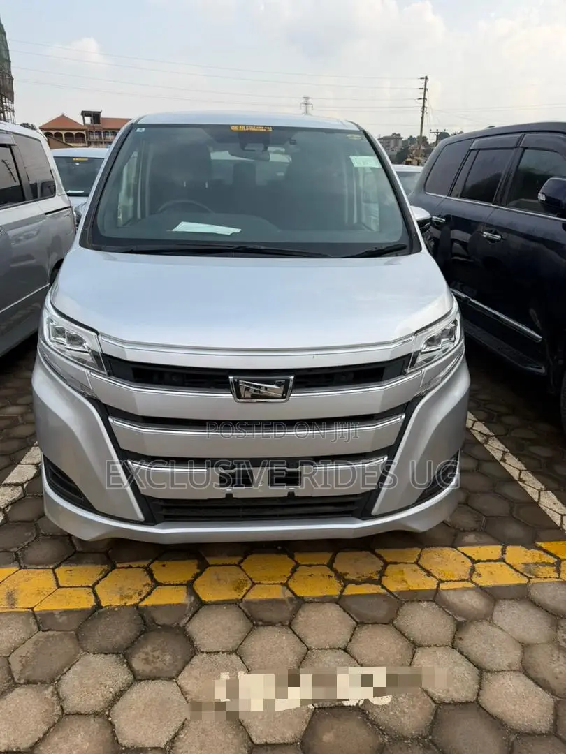 Toyota Noah 2.0 AWD (8 Seater) 2019 Silver