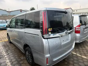 Toyota Noah 2.0 AWD (8 Seater) 2019 Silver