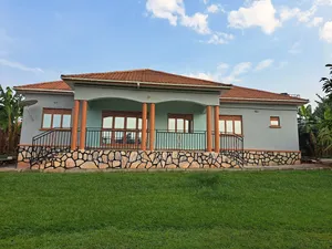 4bdrm Mansion in Migadda Jomayi, Gombe for sale