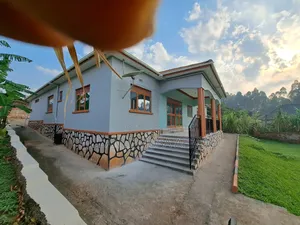 4bdrm Mansion in Migadda Jomayi, Gombe for sale