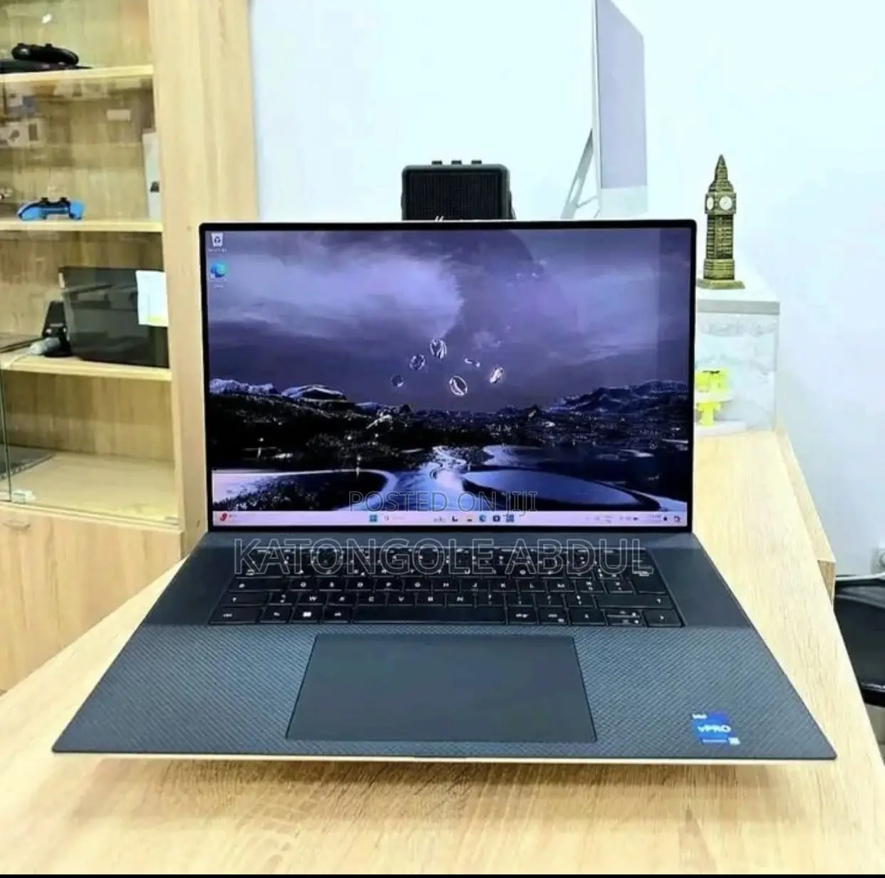 New Laptop Dell XPS 17 9720 32GB Intel Core i9 SSD 1T