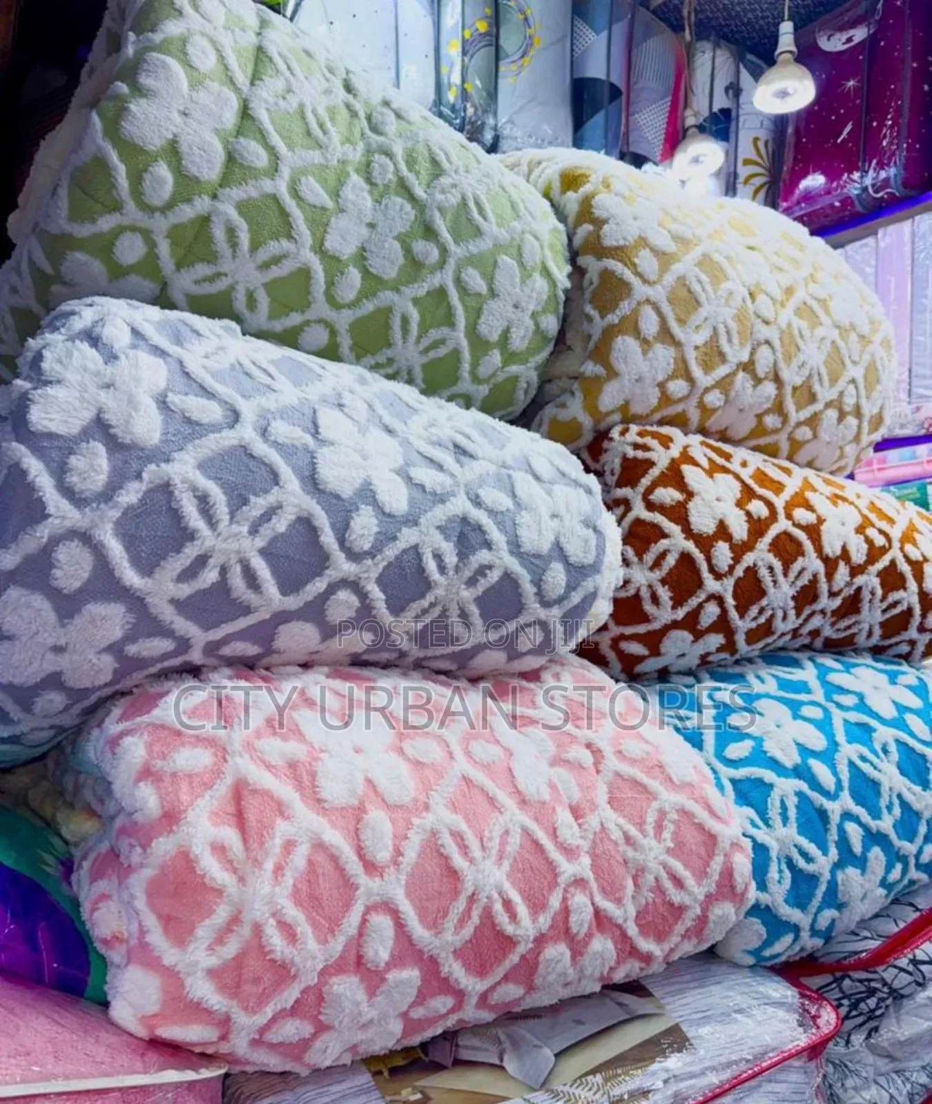 High-Quality Creamy Duvets