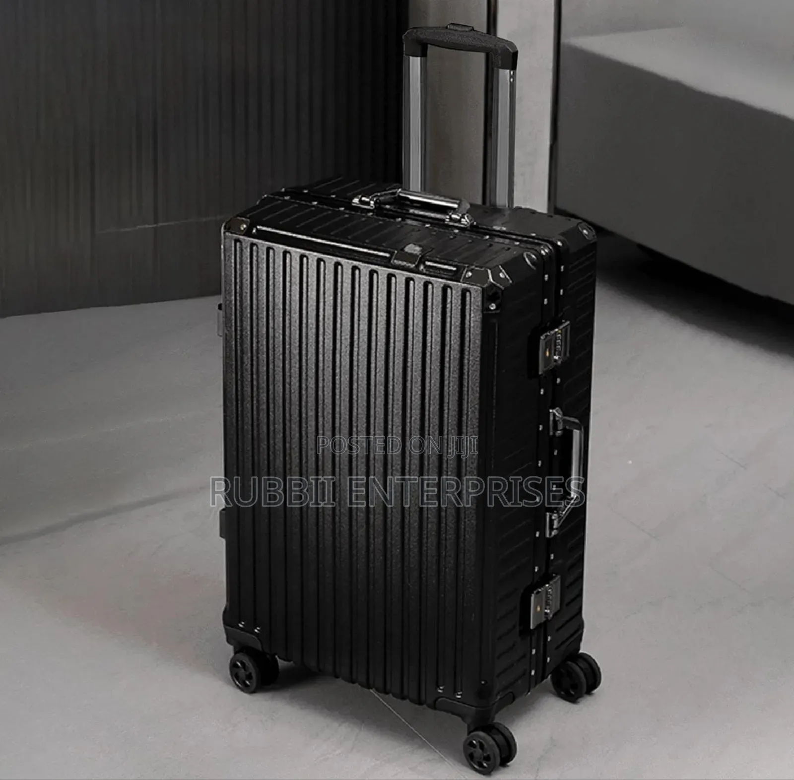 Non Zipper Alminium Vip Travel Suitcase - Medium Size