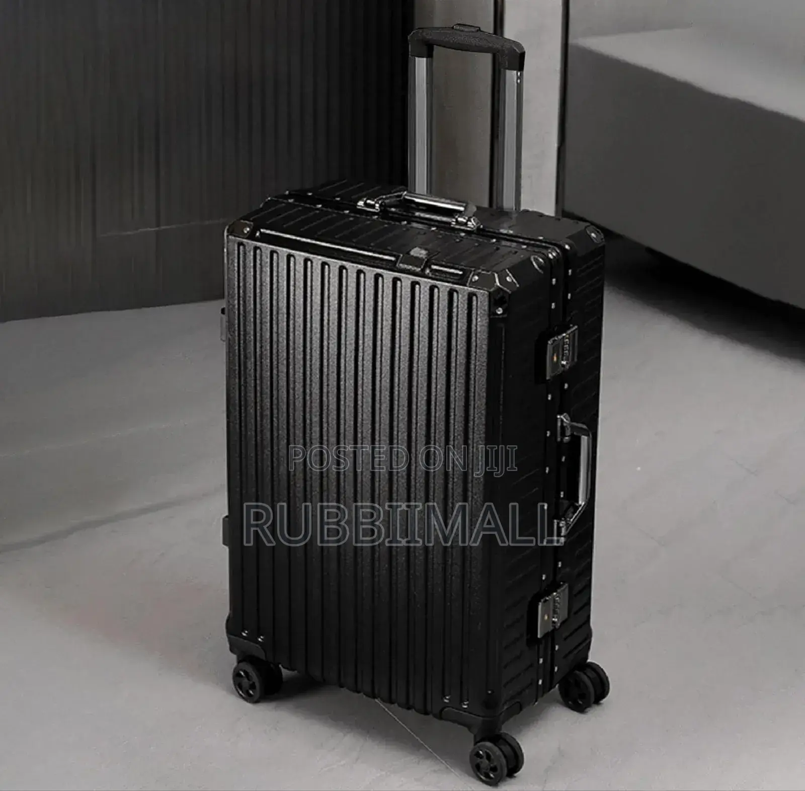 Non Zipper Alminium Vip Travel Suitcase - Medium Size