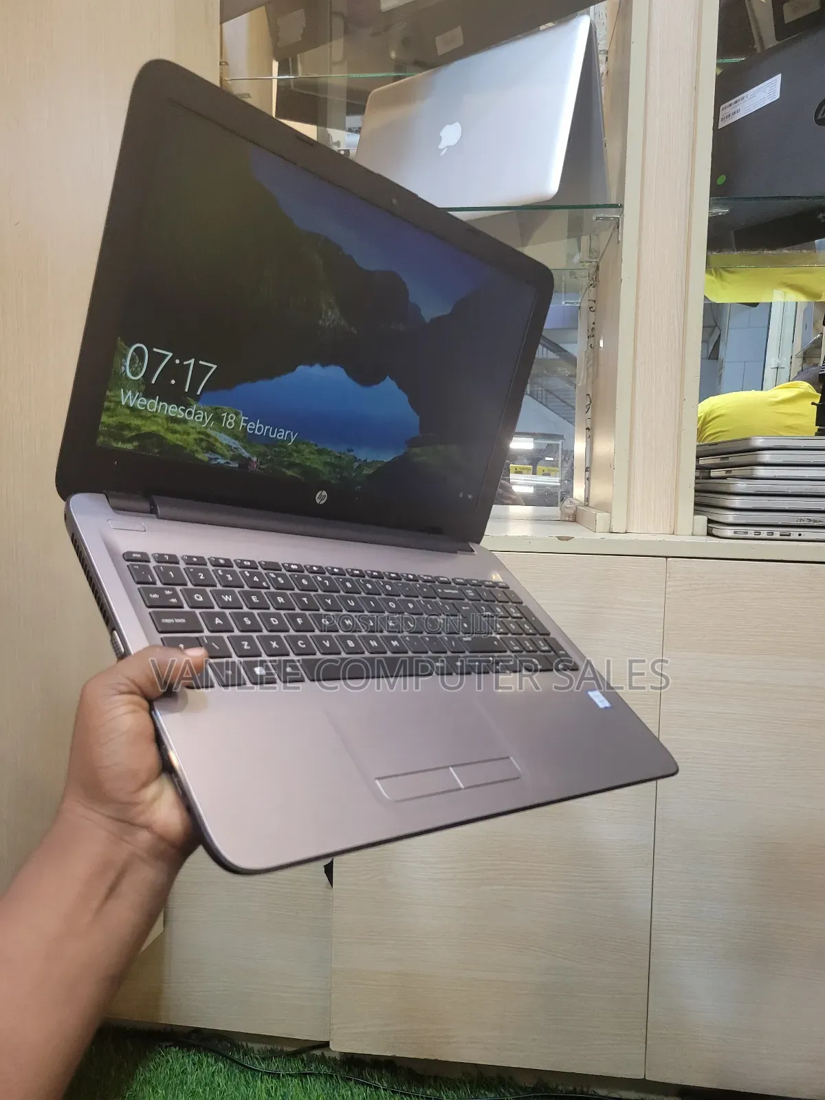 Laptop HP 250 G8 8GB Intel Core i5 HDD+SSD 500GB